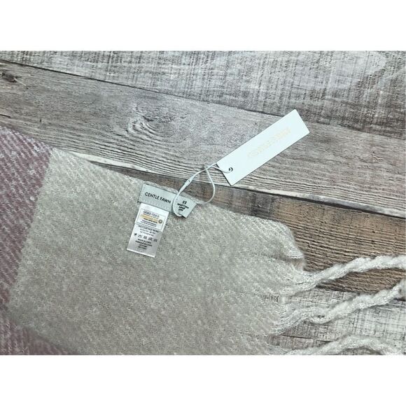 NWT Gentle Fawn Huntington Scarf Wrap Pink Cream 100% Polyester Fringed 82" x 15 - Picture 7 of 11